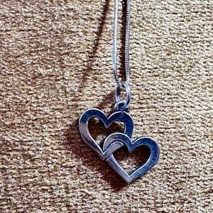 JAMES AVERY SMALL CUPID DOUBLE HEARTS CHARM ON NON AVERY CHAIN RETIRED 0710 P